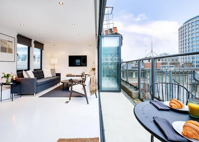 Huge & Central 3 Bedr, 4 Beds, Covent Gdn