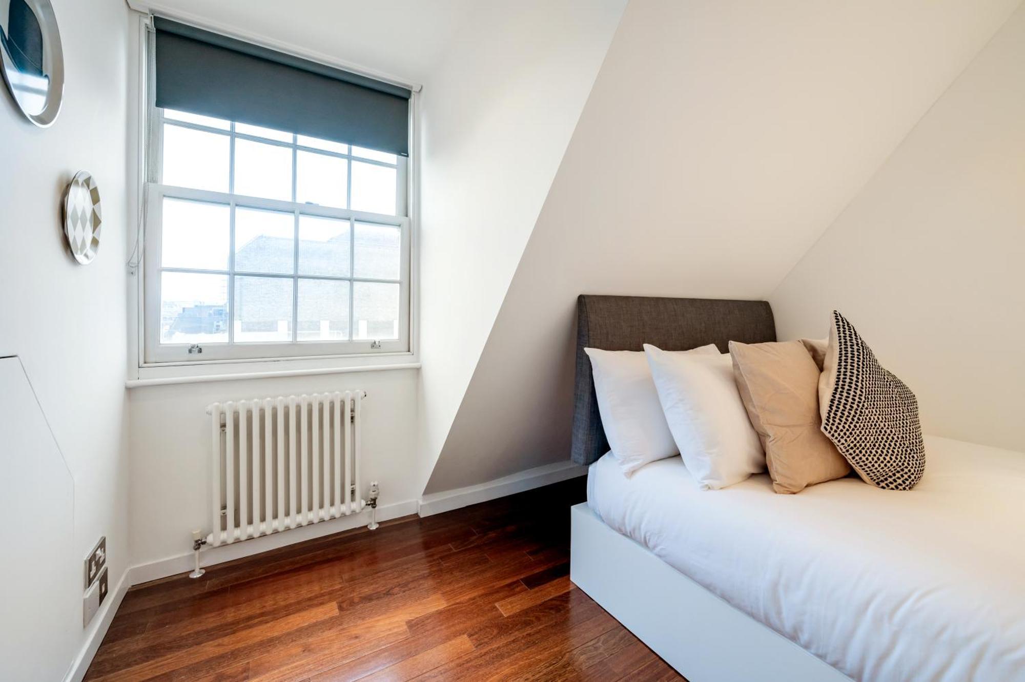 Huge & 3 Bedr, 4 Beds, Covent Gdn Appartement